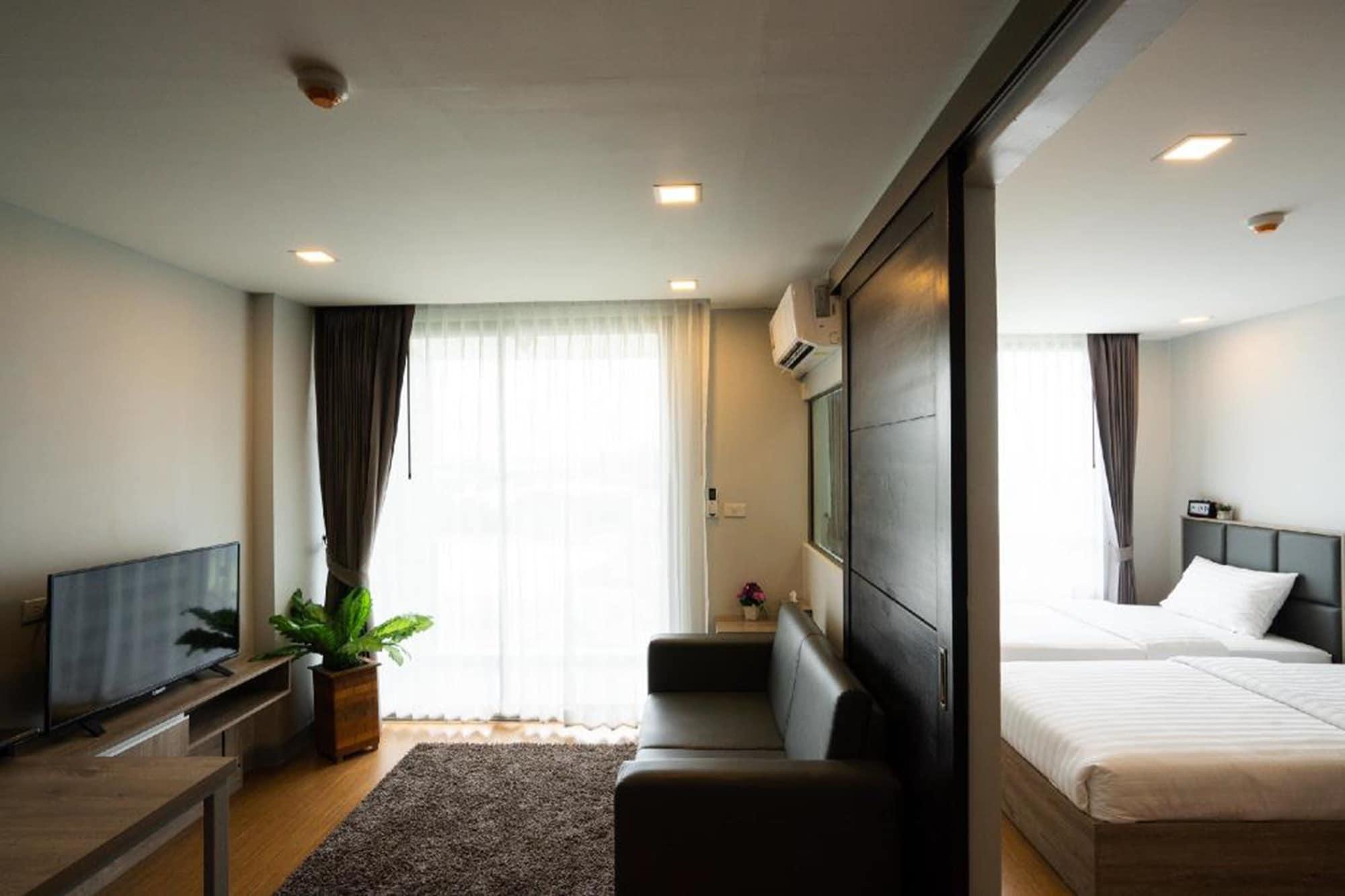 Onpa Hotel & Residence Bangsaen Exterior photo