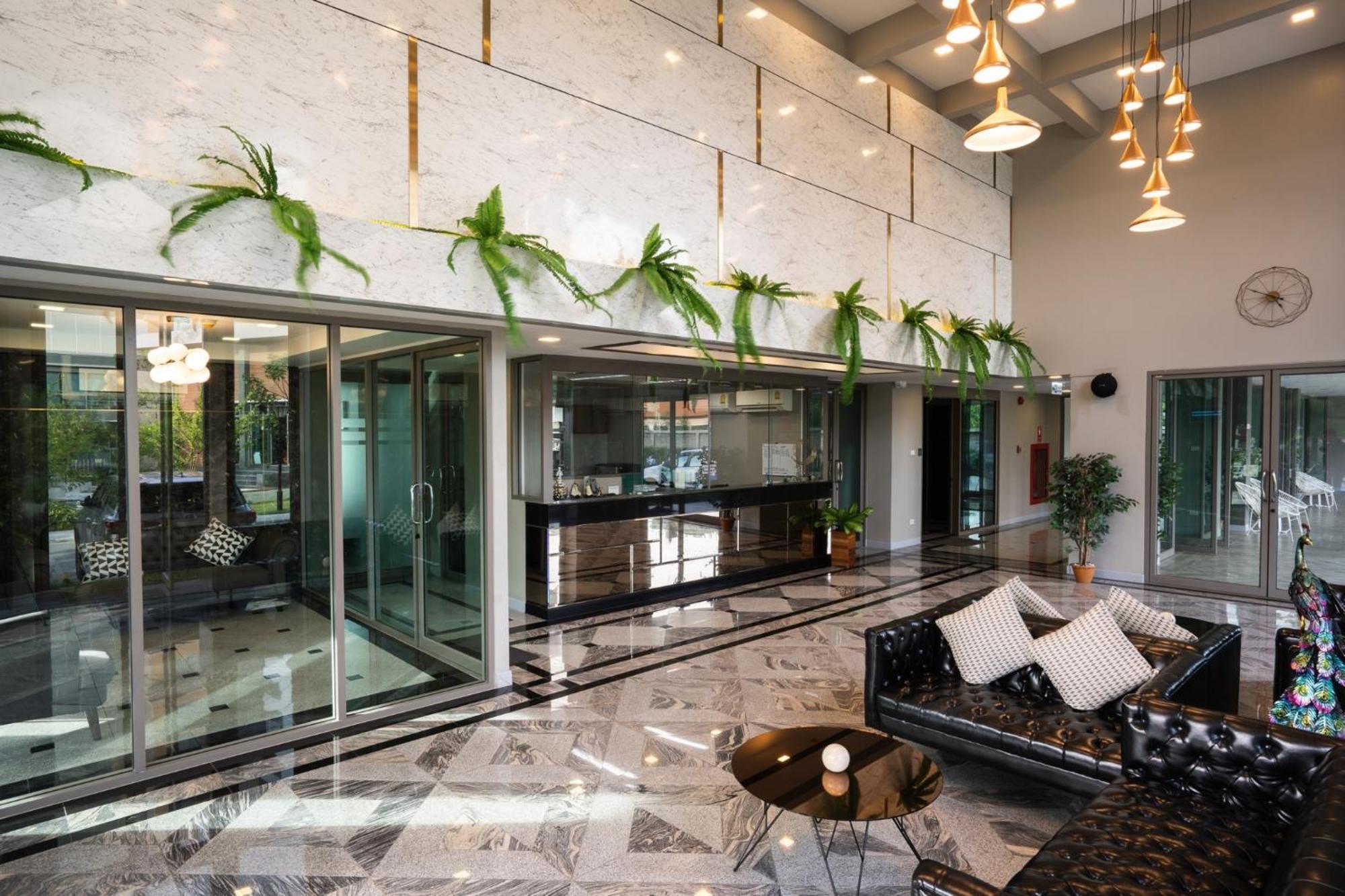 Onpa Hotel & Residence Bangsaen Exterior photo